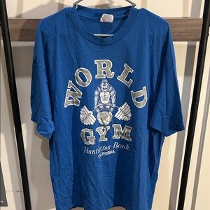 Men’s Pump Cover Blue World Gym Short Sleeve Tee